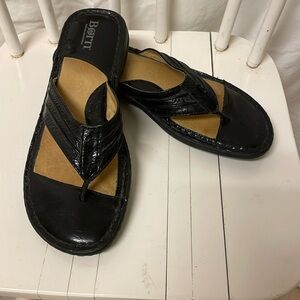Born Womens Black Leather Thong Flip Flop Slip On Sandals Size 9 40.5
